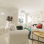 Beachfront With Balcony Σπίτι διακοπών *