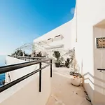 Σπίτι διακοπών Beachfront With Balcony *