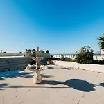 Beachfront With Balcony Σπίτι διακοπών *
