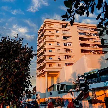 Beachfront With Balcony Дом отдыха Марбелья