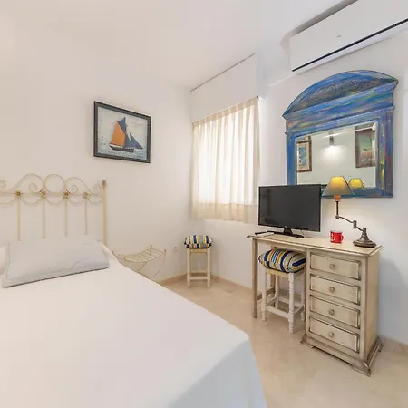 Beachfront With Balcony Casa vacanze *